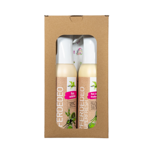 Das Bense & Eicke Geschenkset Pferde Deo 500 ml + Pferde Deo Superfresh 500 ml sowie Stickerbogen für jede Gelegenheit in der Geschenkverpackung aus braunem Karton und Klarsichtfolie